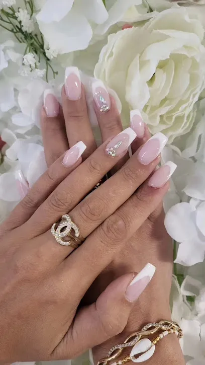 Image de Extensions Cils & Ongles / Clinique de la Beauté | Limoges