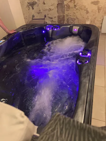 Image de L'envoûtement Provençal Jacuzzi et SPA