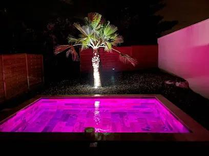 Image de l'instant romantique suites spa piscine Intérieure sauna Fauteuil Massant privatif