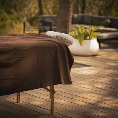 Image de Lewis Jones - Massage haut de gamme à domicile – Haute-Savoie