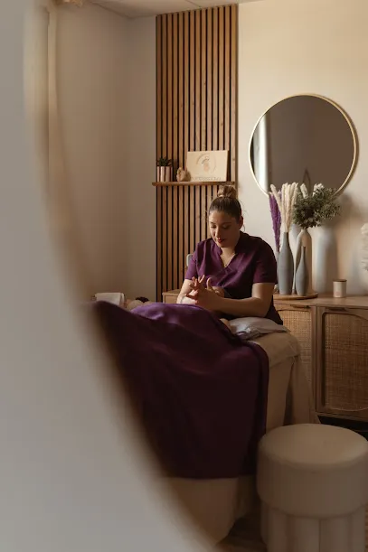 Image de Lunaissance ~ Masseuse experte - Maternité, Femmes, Famille