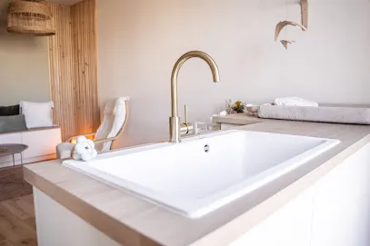 Image de MAISON AIKA | Thérapeutique Bain Bébé® - Massage Prénatal & Postnatal - Initiation massage bébé - Madérothérapie