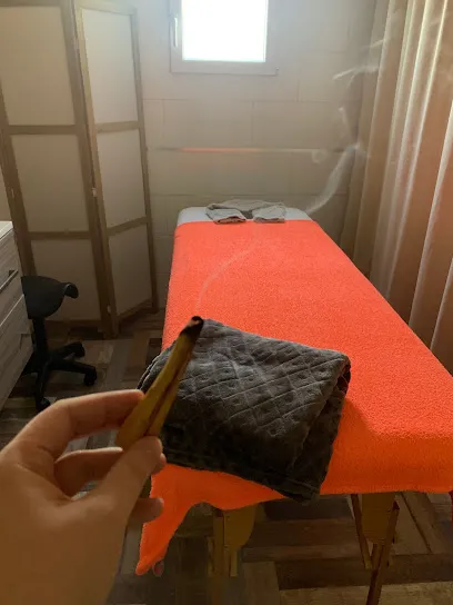 Image de Manon-Une pause pour soi / massage et soin énergétique / À mon cabinet ou domicile