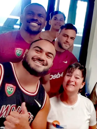 Image de Massage à Domicile & Acupression Traditionnelle Thaïe - Laurence LAUNAY