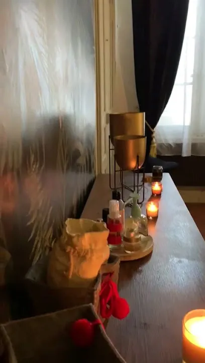 Image de Massages & Soins Énergétique, Trame Vibratoire - Révéler votre être par Leïla - Aix-en-Provence