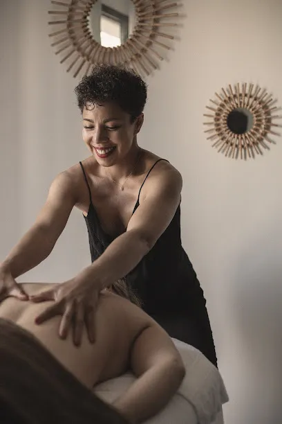 Image de Sara Jourdan Massage - Soin bien être - Kobido - drainage - carte cadeau