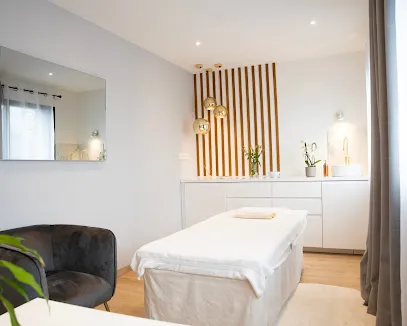 Image de Sonia Froment | Drainage lymphatique Renata França Quimper | Miracle Touch | Miracle Face | | Le Med Spa